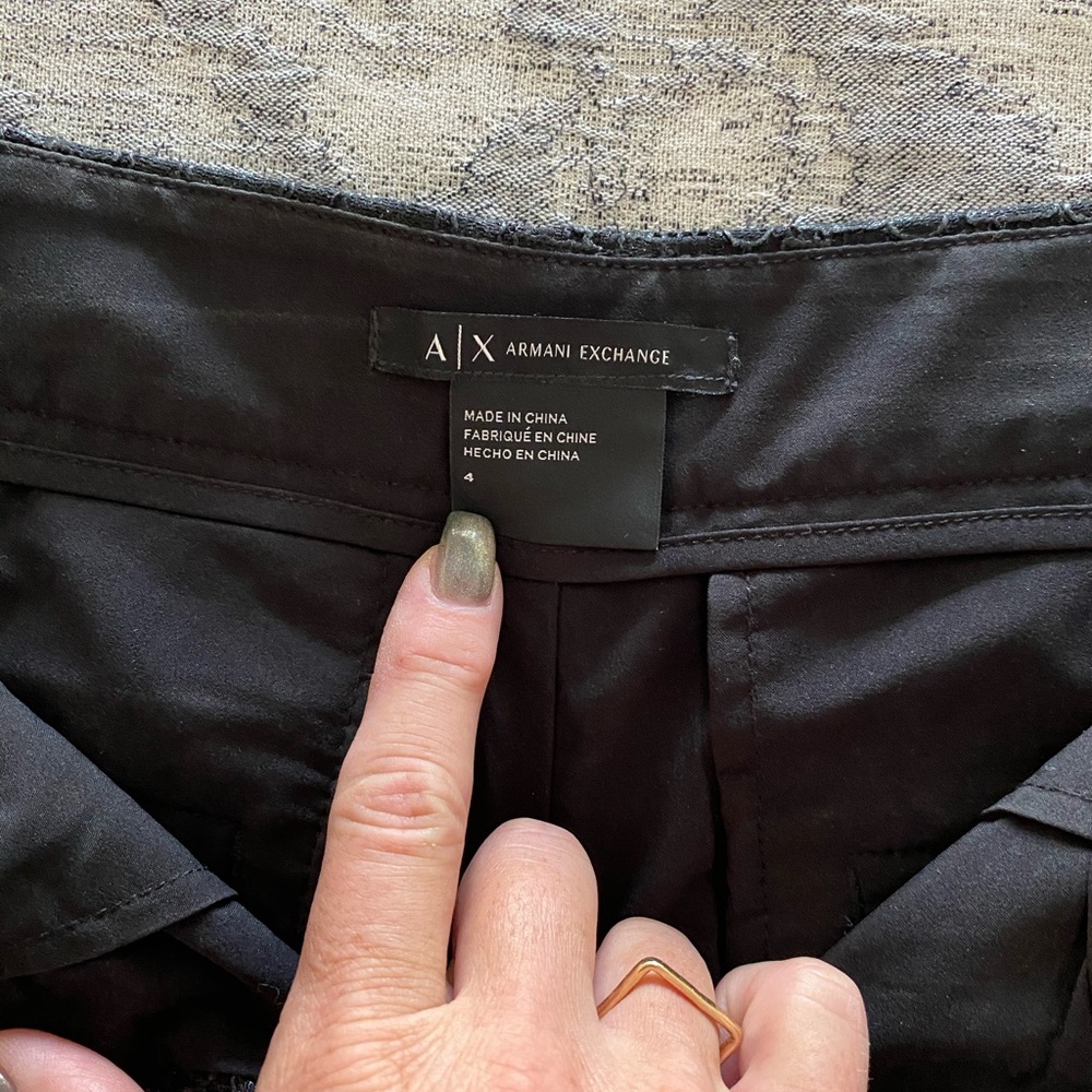 Shorts - Picture 3 of 4